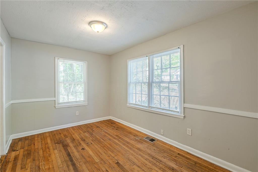 1328 Lockhaven Circle Southwest Atlanta, GA 30311 - Photo 9 of 26