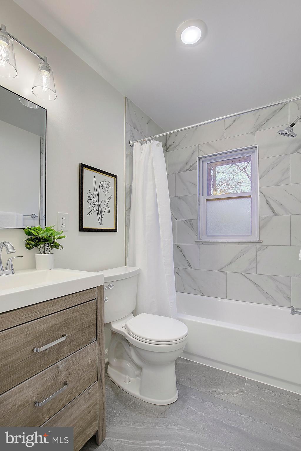3002 Valley View Road Annapolis, MD 21401 - Photo 24 of 34 Upper Level Full Bathroom