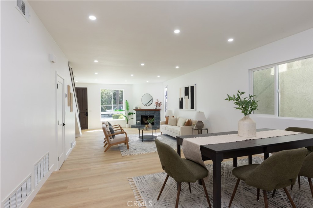 339 Winslow Avenue Long Beach, CA 90814 - Photo 11 of 50 New flooring throughout