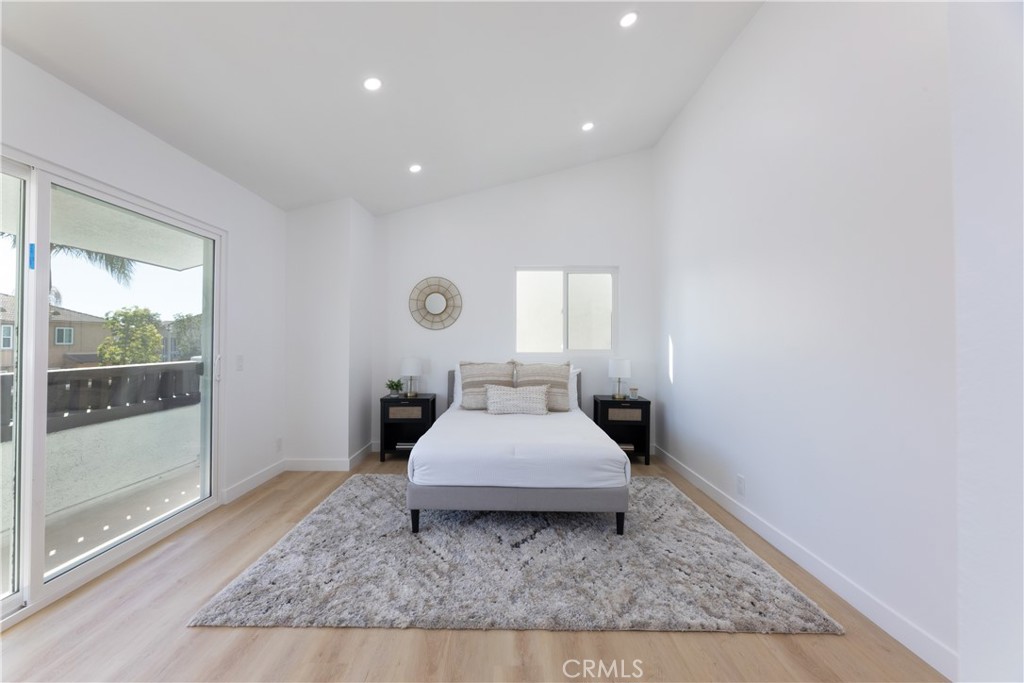 339 Winslow Avenue Long Beach, CA 90814 - Photo 23 of 50 Front bedroom