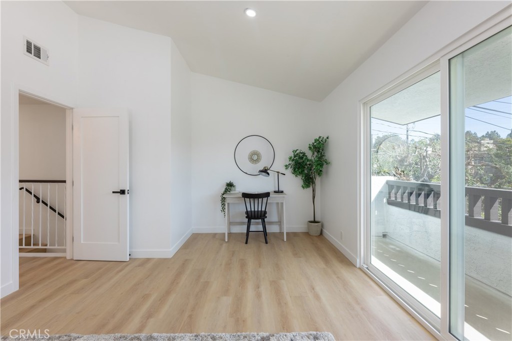 339 Winslow Avenue Long Beach, CA 90814 - Photo 24 of 50 Front bedroom