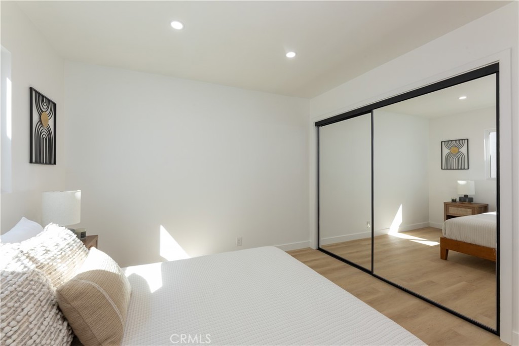 339 Winslow Avenue Long Beach, CA 90814 - Photo 28 of 50 Middle bedroom