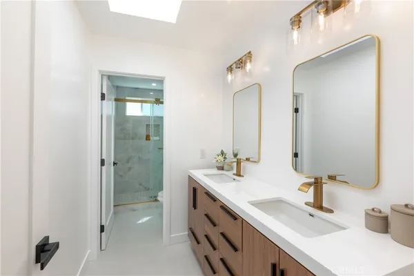 $1,450,000 | 339 Winslow Avenue, Long Beach, CA 90814