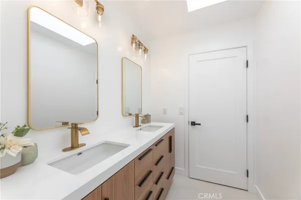 $1,450,000 | 339 Winslow Avenue, Long Beach, CA 90814