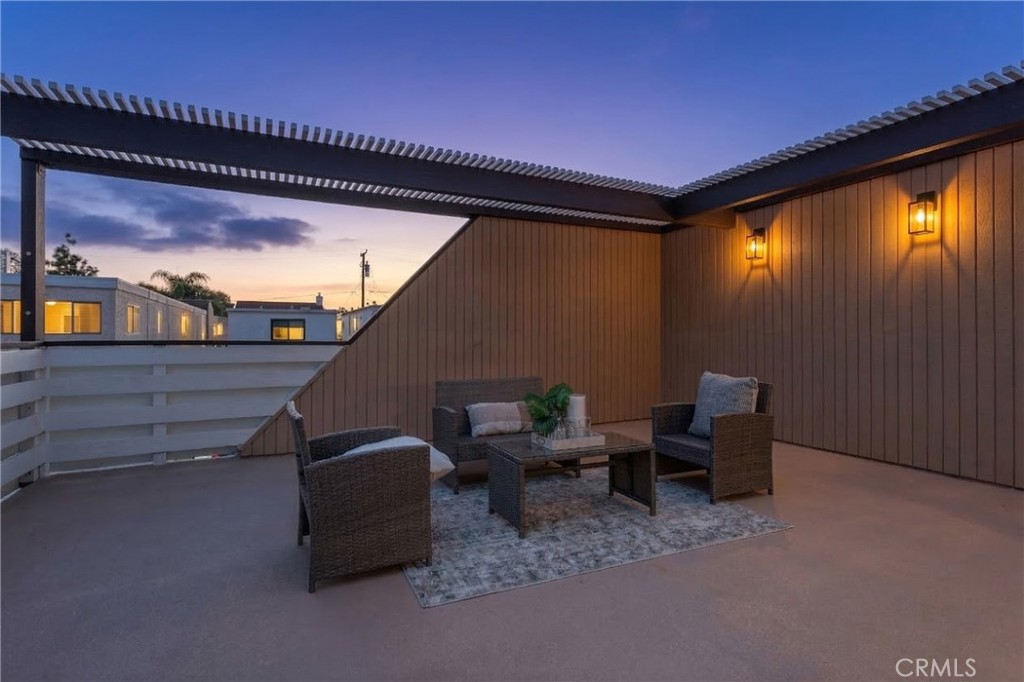 339 Winslow Avenue Long Beach, CA 90814 - Photo 47 of 50 Upper deck. AI enhanced lighting.