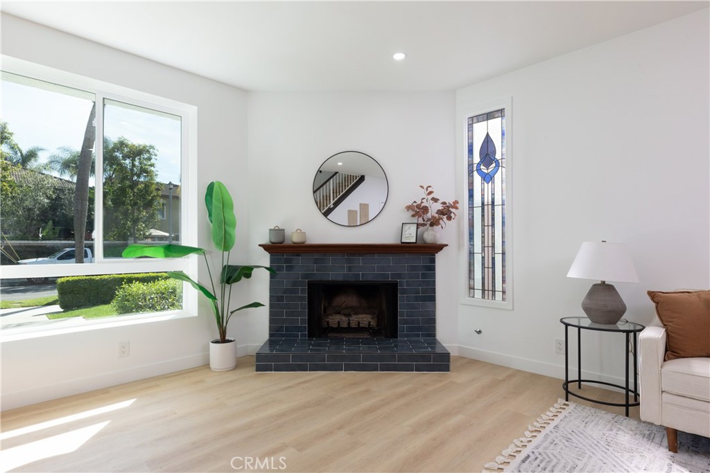 339 Winslow Avenue Long Beach, CA 90814 - Photo 8 of 50 Gas & wood burning fireplace