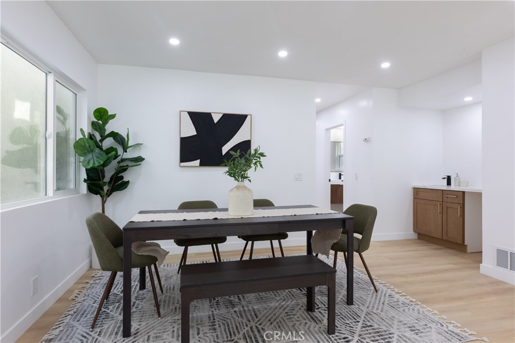 339 Winslow Avenue Long Beach, CA 90814 - Photo 10 of 50 Dining Room