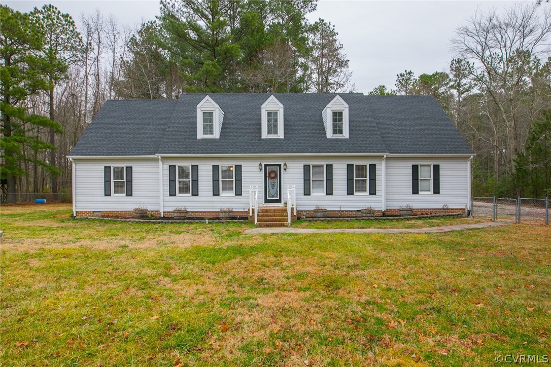 11631 Beach Road Chesterfield, VA 23838 - Photo 49 of 49 a backyard of a house with swimming pool