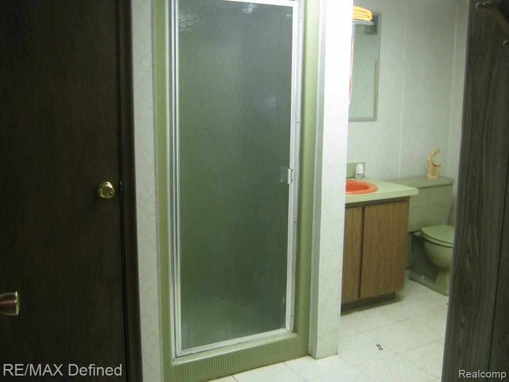 395 South Rochester Road Oakland, MI 48363 - Photo 20 of 23 Basement Bath 20 (1024x768).jpg