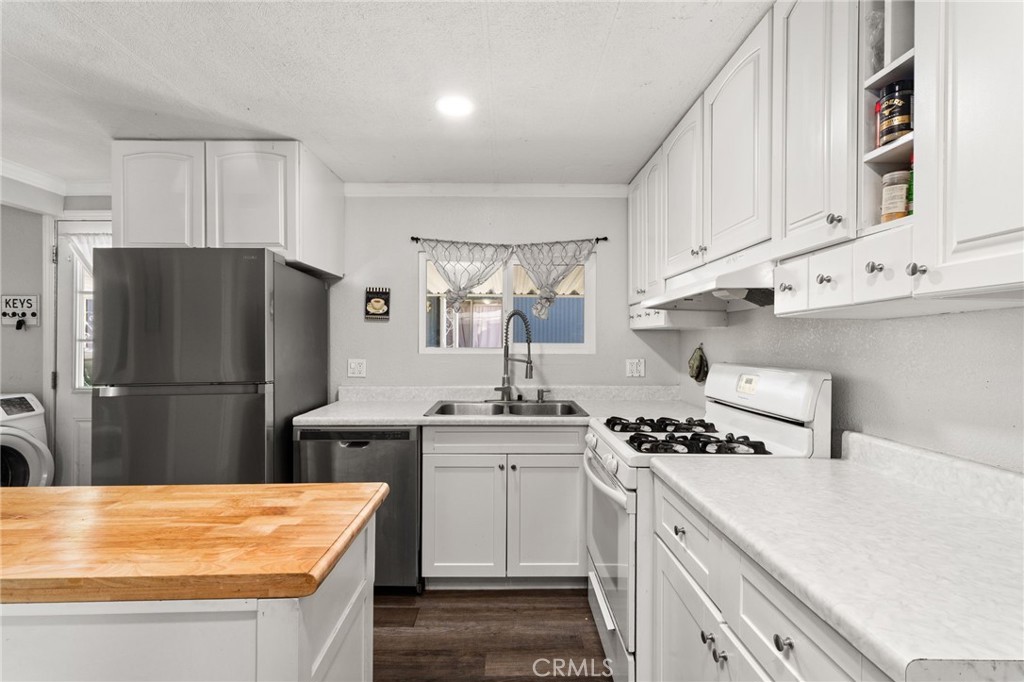 15181 Van Buren Boulevard, Unit 74 Riverside, CA 92504 - Photo 11 of 42
