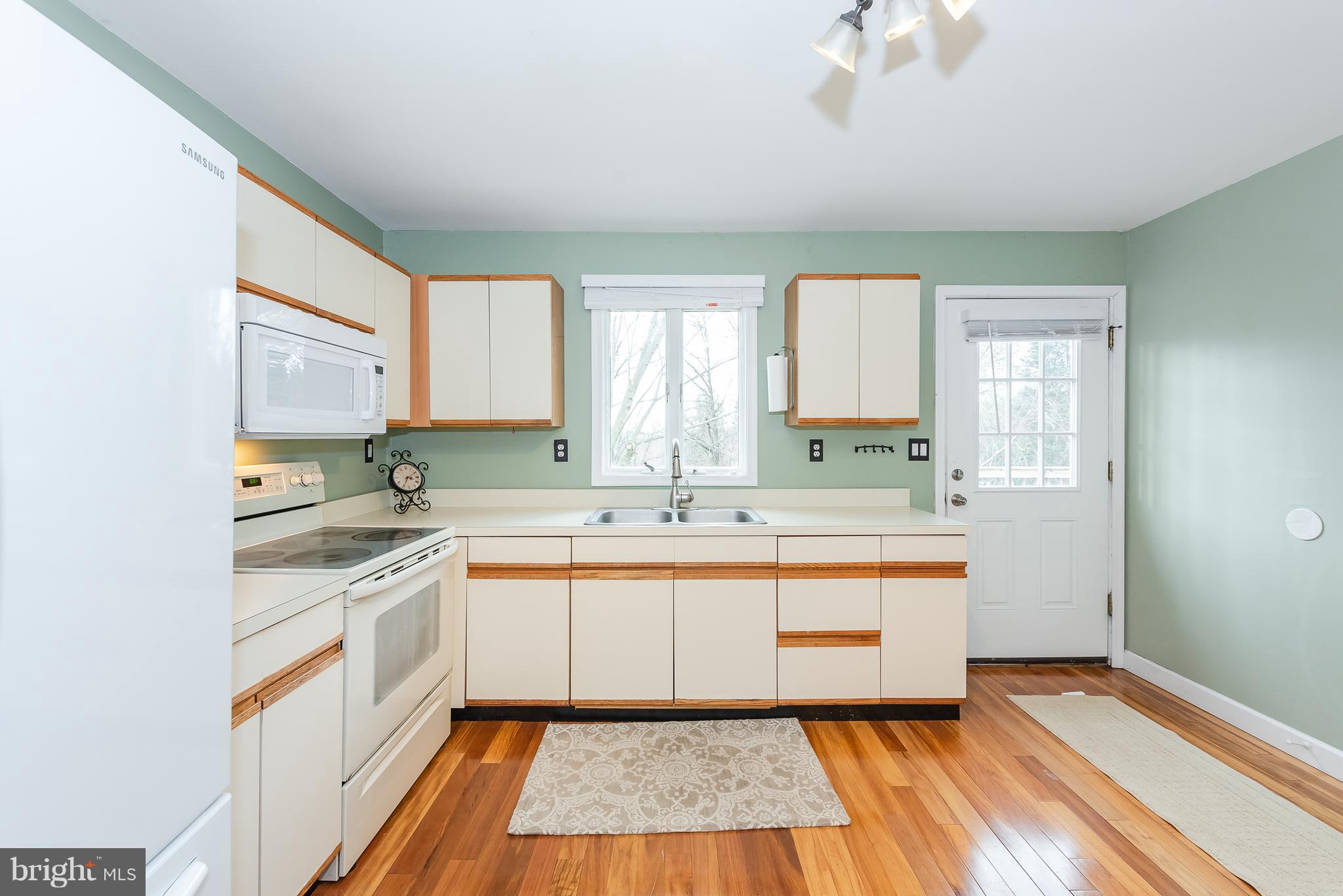 10529 Liberty Road Randallstown, MD 21133 - Photo 13 of 30 Kitchen