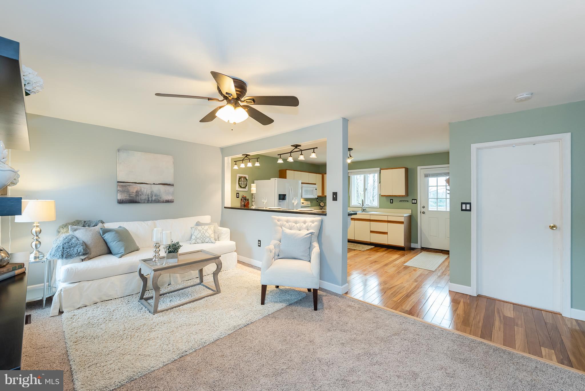 10529 Liberty Road Randallstown, MD 21133 - Photo 8 of 30 Living Room