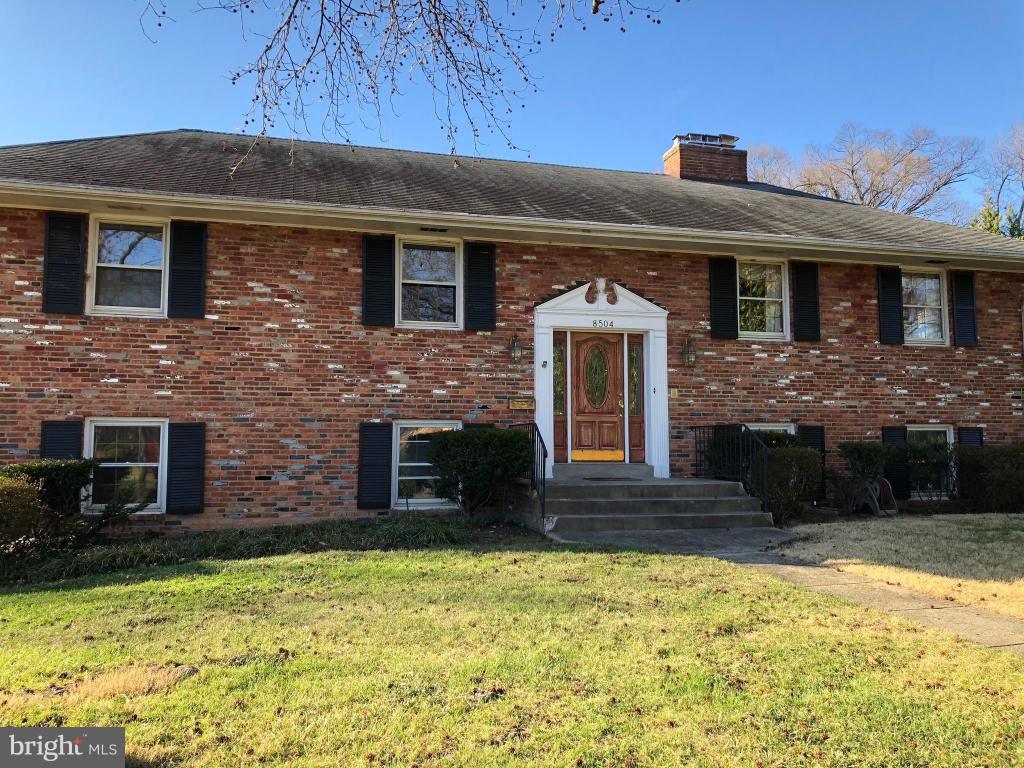 8504 Fort Hunt Road Alexandria, VA 22308 - Photo 1 of 28 Exterior (Front)