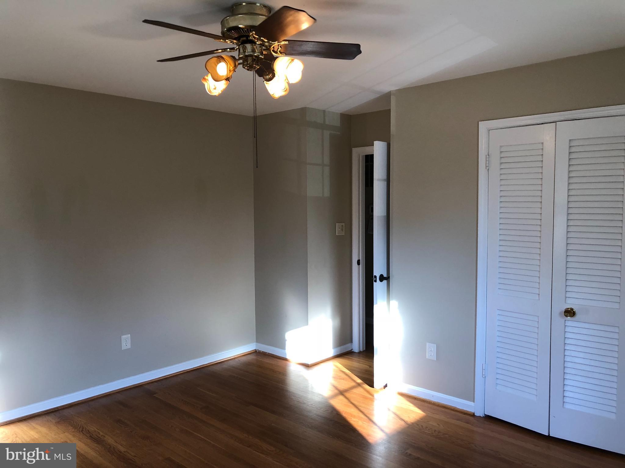 8504 Fort Hunt Road Alexandria, VA 22308 - Photo 12 of 28 Bedroom (Master)