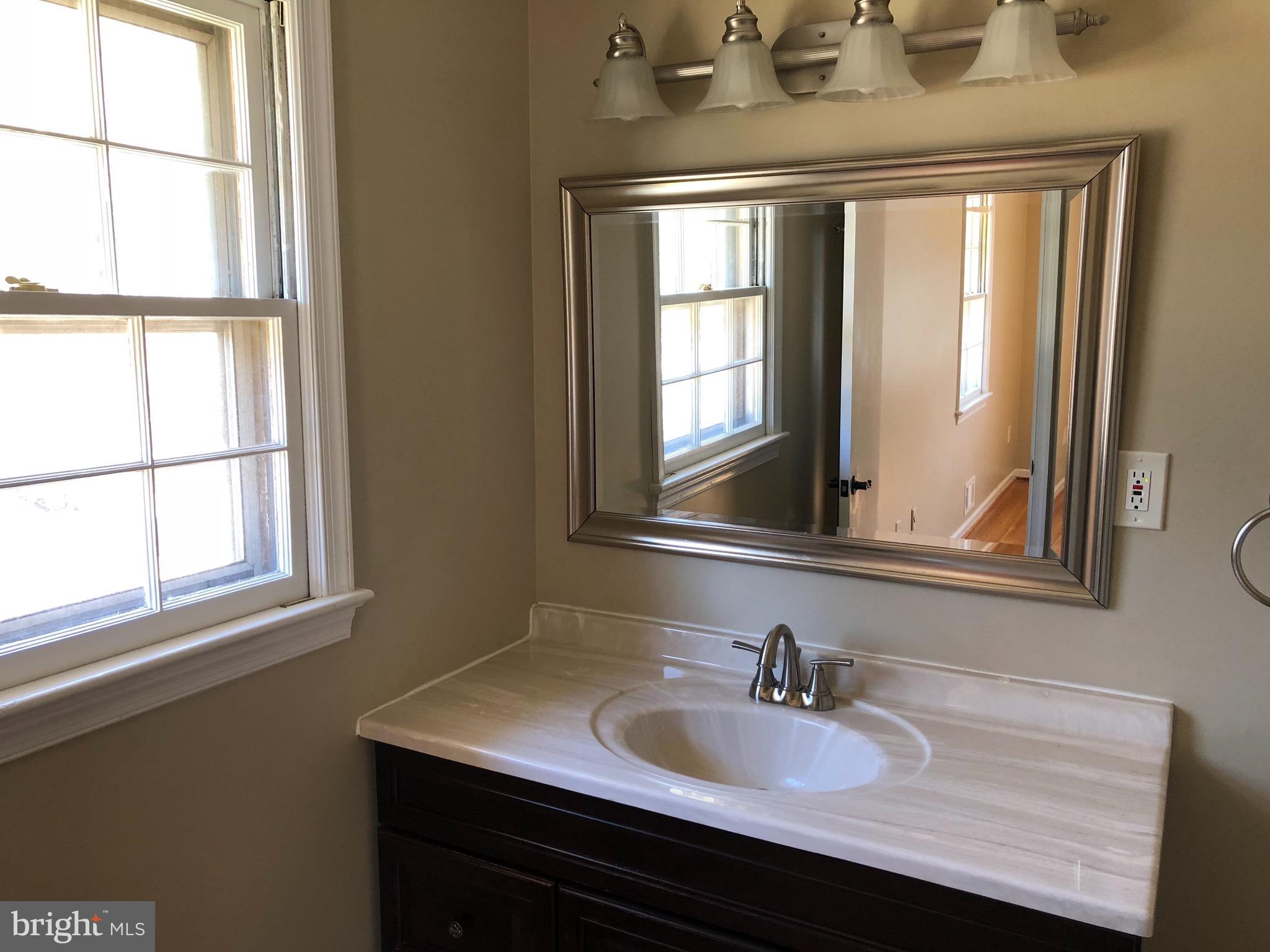 8504 Fort Hunt Road Alexandria, VA 22308 - Photo 15 of 28 Bath (Master)