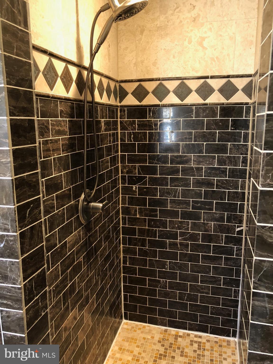 8504 Fort Hunt Road Alexandria, VA 22308 - Photo 16 of 28 Bath (Master)