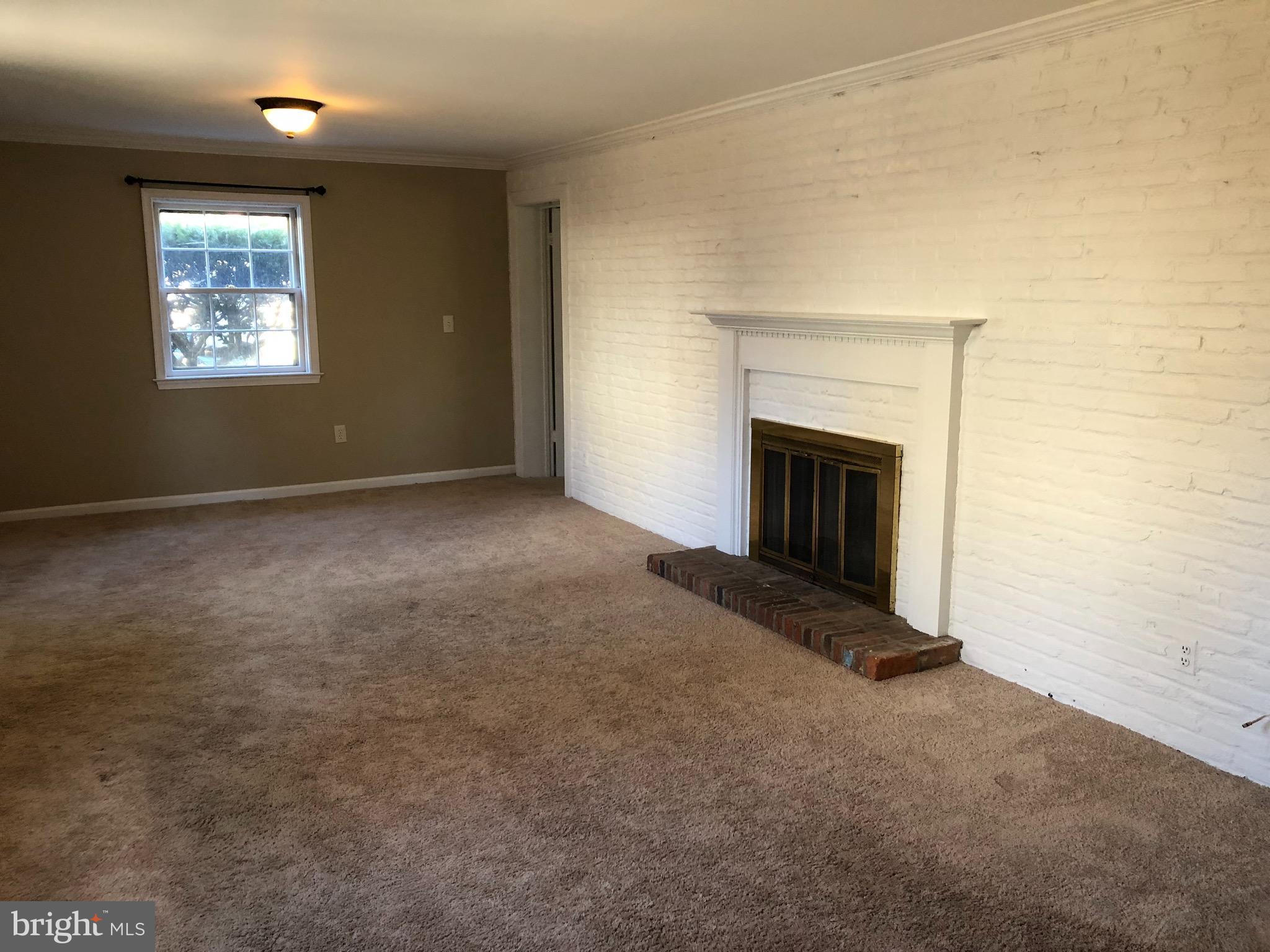 8504 Fort Hunt Road Alexandria, VA 22308 - Photo 20 of 28 Family Room