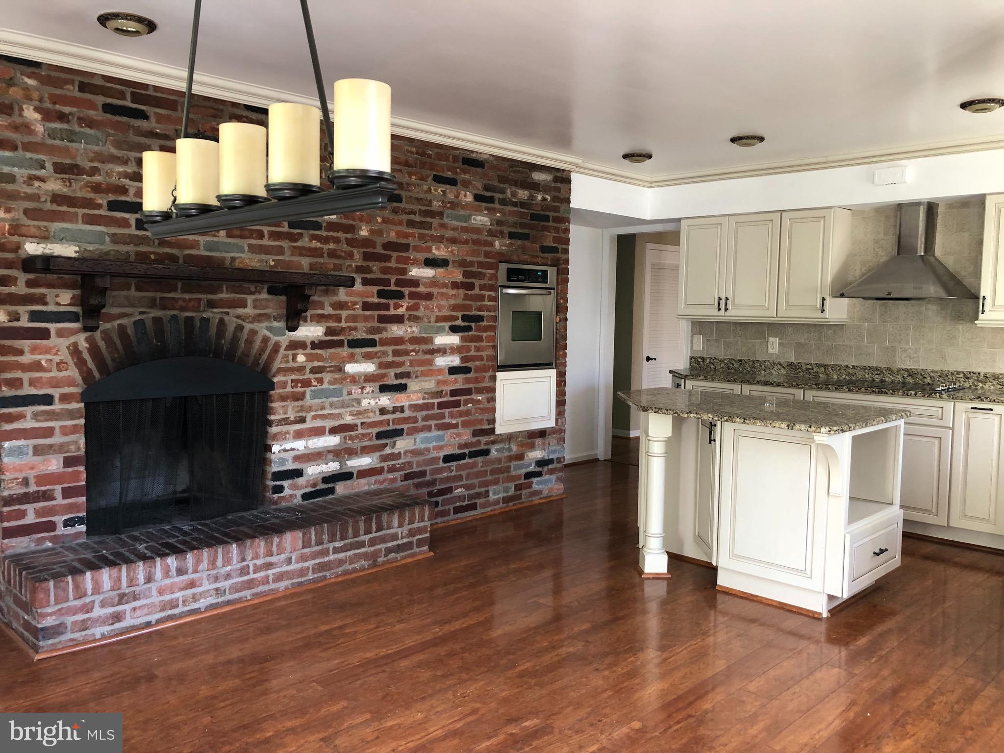 8504 Fort Hunt Road Alexandria, VA 22308 - Photo 4 of 28 Kitchen