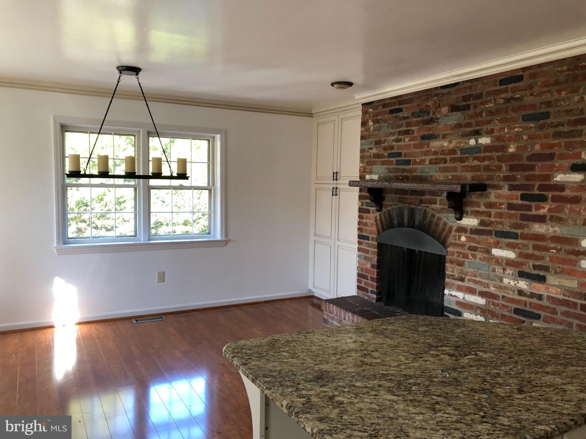 8504 Fort Hunt Road Alexandria, VA 22308 - Photo 5 of 28 Kitchen