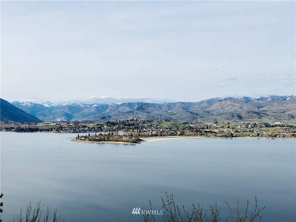 4620 South Lakeshore Road Chelan, WA 98816 - Photo 1 of 16 Gallery Image 1