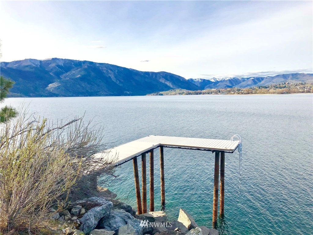 4620 South Lakeshore Road Chelan, WA 98816 - Photo 2 of 16 Gallery Image 2