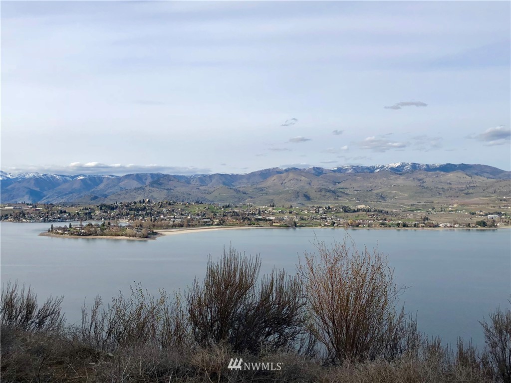4620 South Lakeshore Road Chelan, WA 98816 - Photo 12 of 16 Gallery Image 12