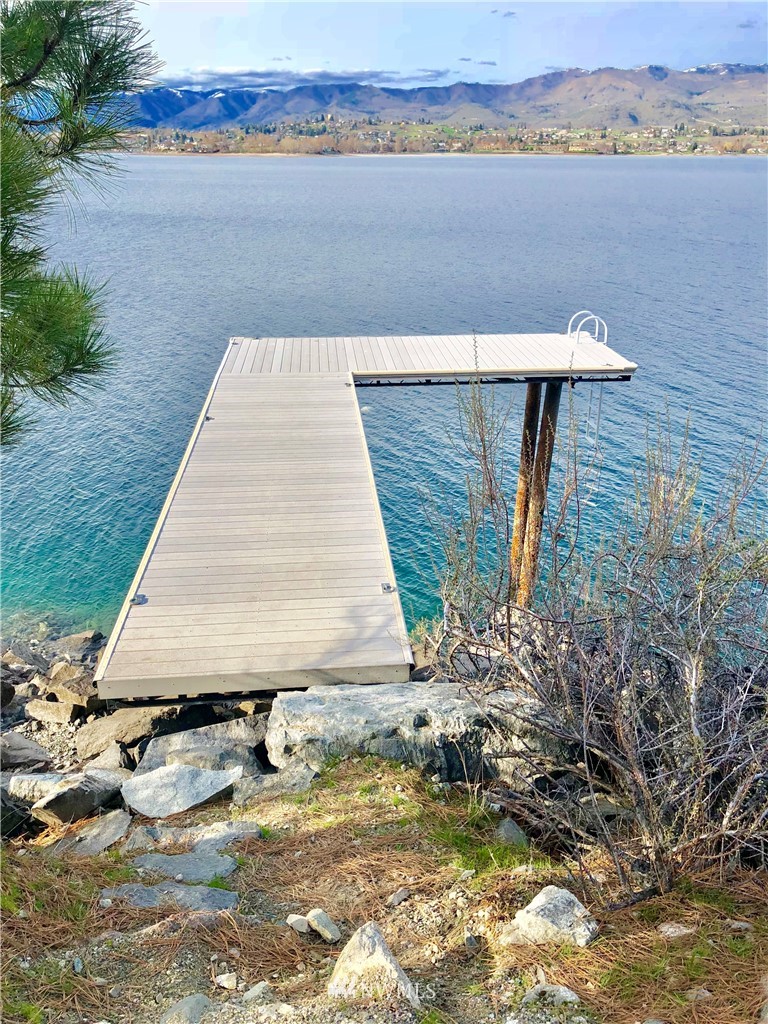 4620 South Lakeshore Road Chelan, WA 98816 - Photo 3 of 16 Gallery Image 3