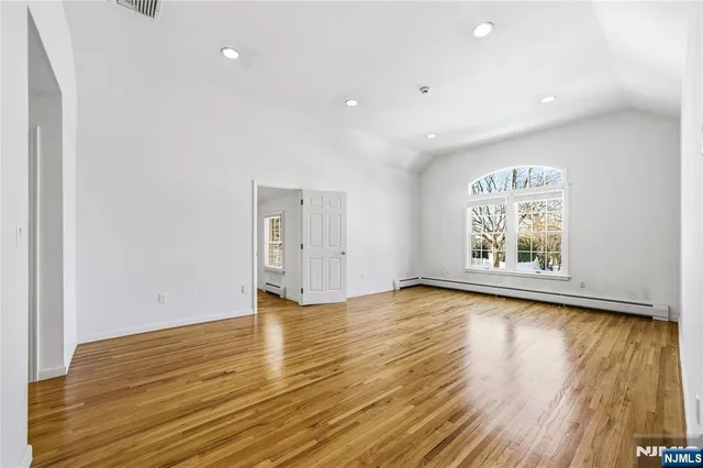 $2,500,000 | 365 Forest Drive, Englewood Cliffs, NJ 07632