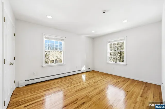 $2,500,000 | 365 Forest Drive, Englewood Cliffs, NJ 07632