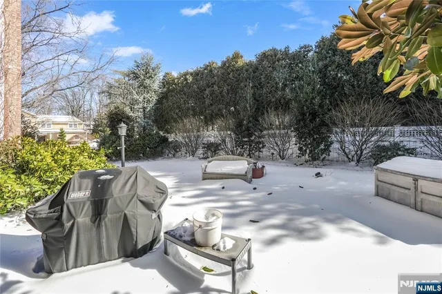 $2,500,000 | 365 Forest Drive, Englewood Cliffs, NJ 07632