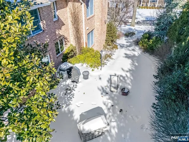 $2,500,000 | 365 Forest Drive, Englewood Cliffs, NJ 07632