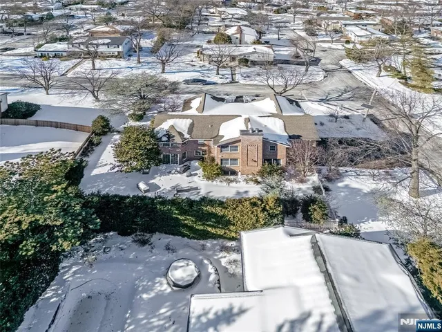 $2,500,000 | 365 Forest Drive, Englewood Cliffs, NJ 07632