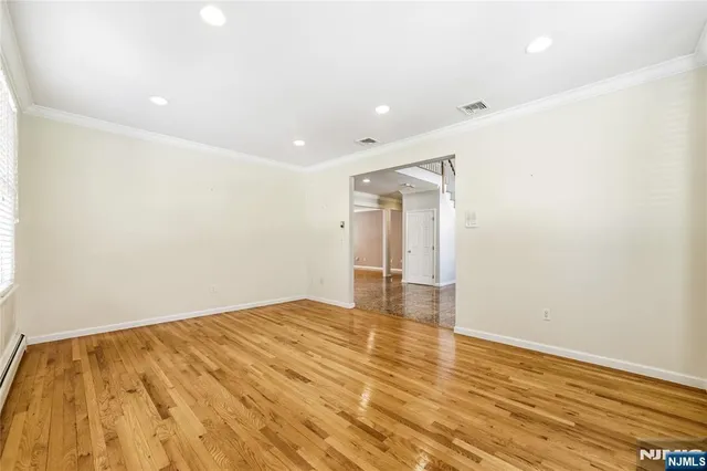 $2,500,000 | 365 Forest Drive, Englewood Cliffs, NJ 07632