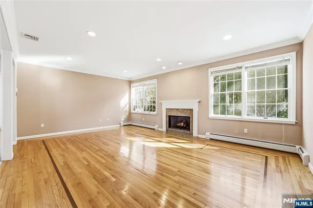 $2,500,000 | 365 Forest Drive, Englewood Cliffs, NJ 07632