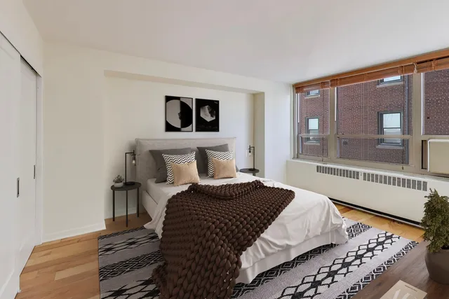 $275,000 | 3950 North Lake Shore Drive, Unit 1130, Chicago, IL 60613