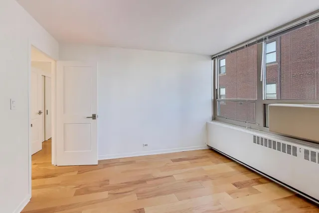 $275,000 | 3950 North Lake Shore Drive, Unit 1130, Chicago, IL 60613