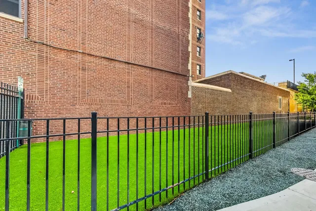 $275,000 | 3950 North Lake Shore Drive, Unit 1130, Chicago, IL 60613