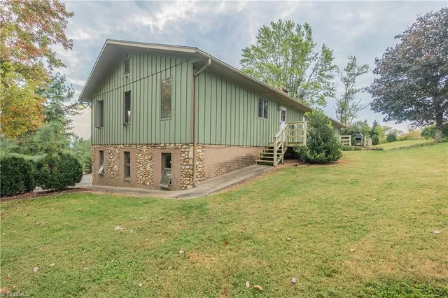 $499,900 | 244 Columbine Lane, Galax, VA 24333