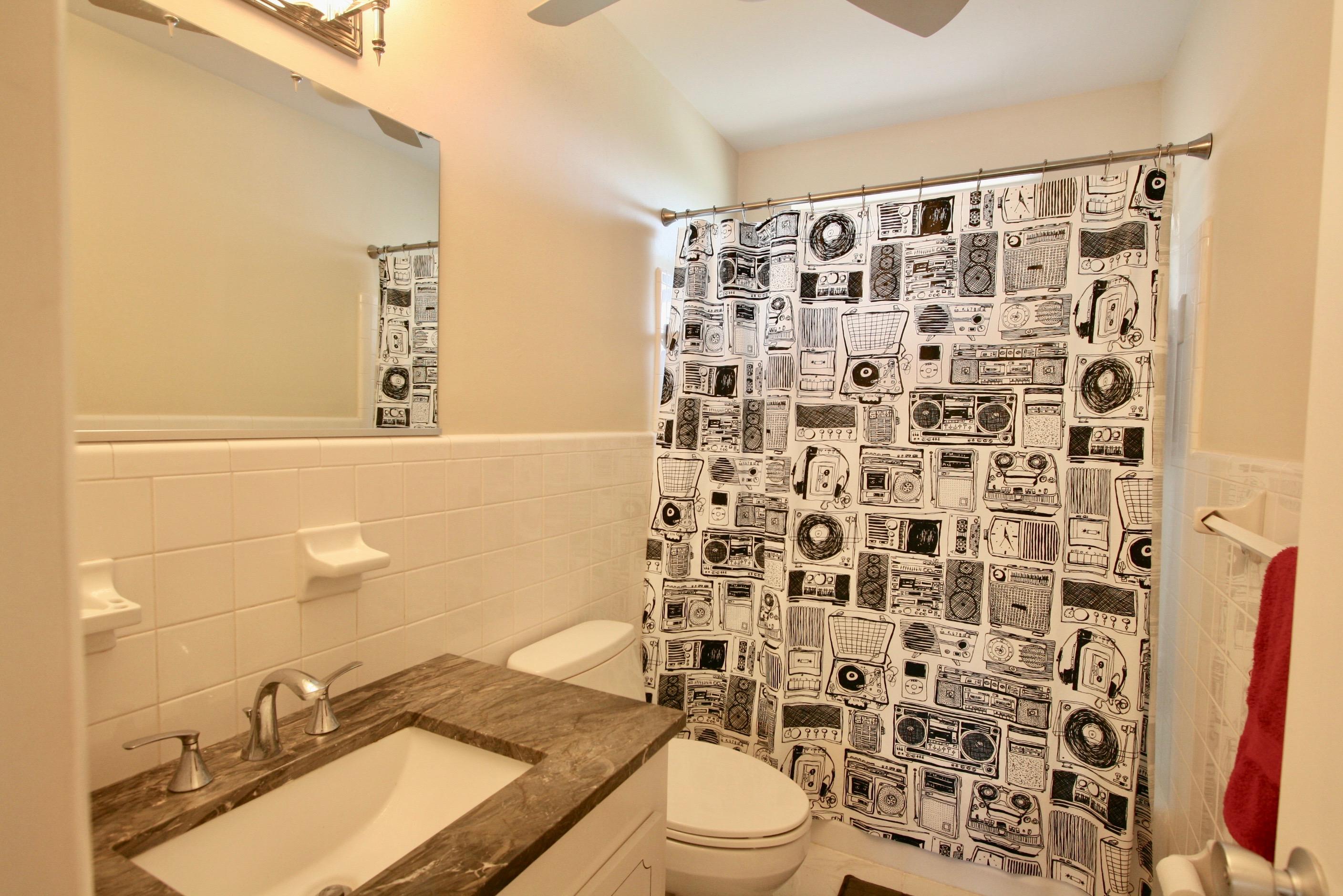 930 Osceola Drive, Unit 11 Boca Raton, FL 33432 - Photo 18 of 27 Bath