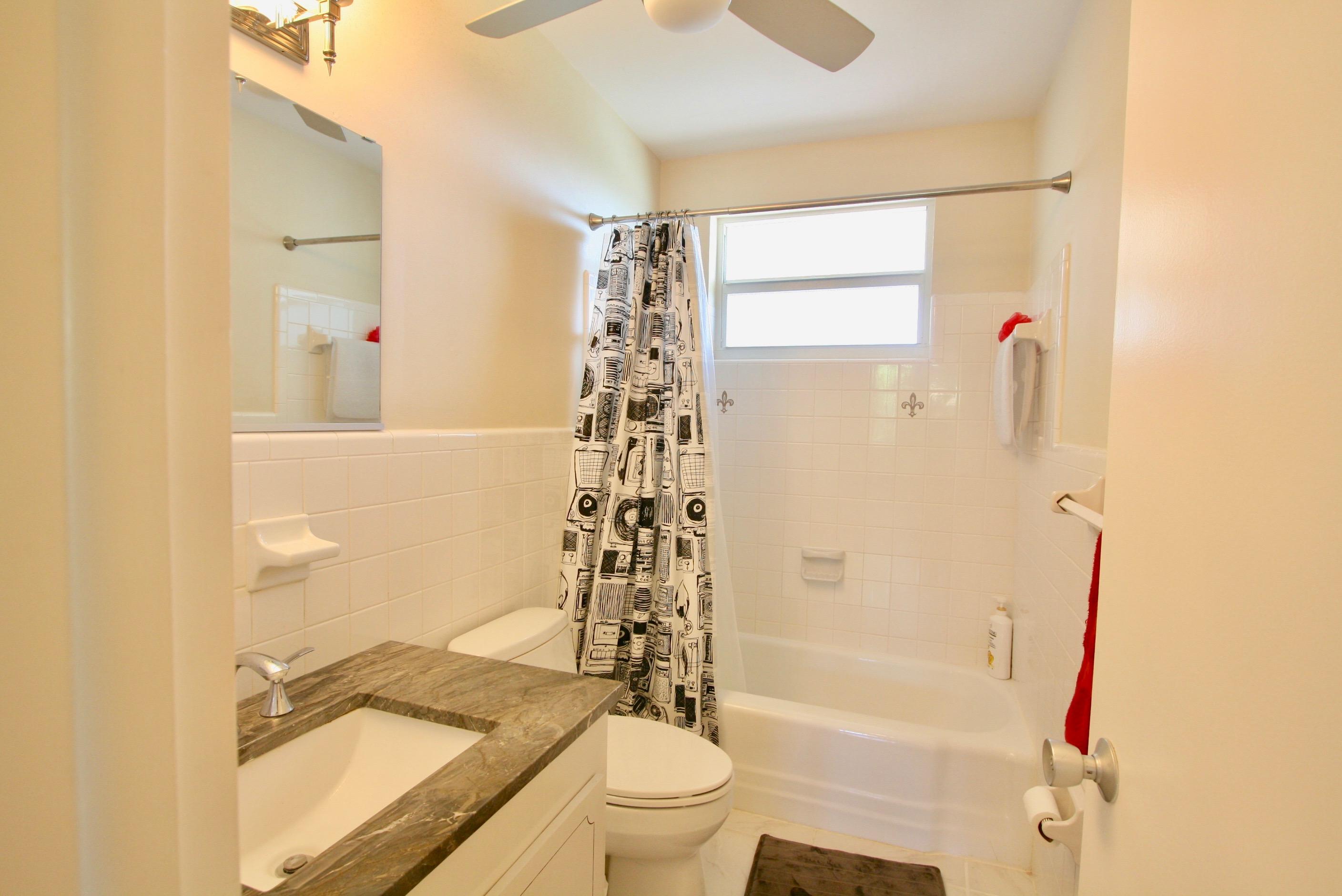 930 Osceola Drive, Unit 11 Boca Raton, FL 33432 - Photo 19 of 27 Bath