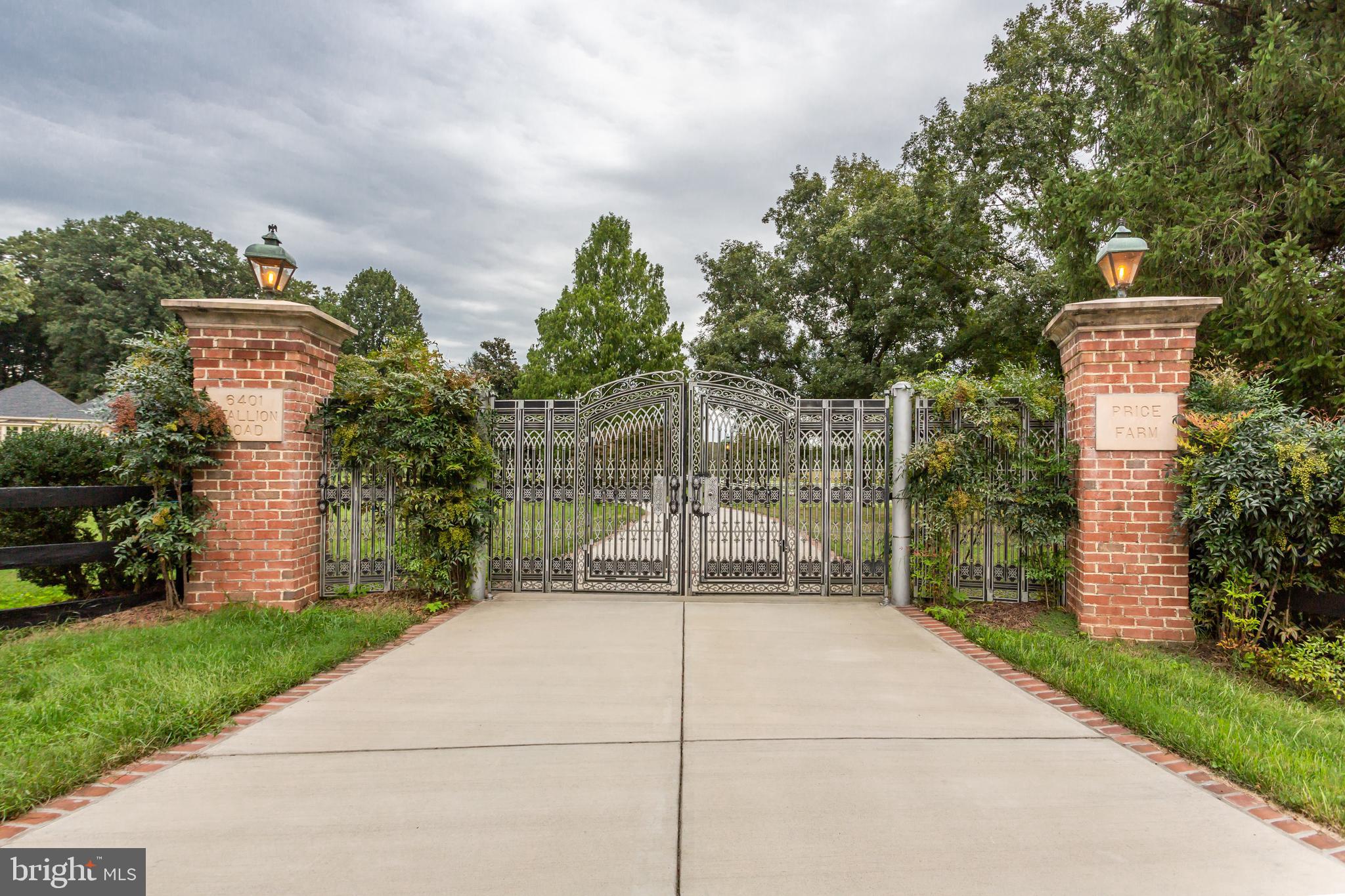 6401 Stallion Road Clifton, VA 20124 - Photo 3 of 67 Custom Remote Controlled Privacy Security Gate