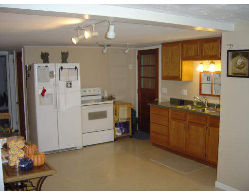 24 New Ludlow Road Granby, MA 01033 - Photo 7 of 16 Gallery Image 7