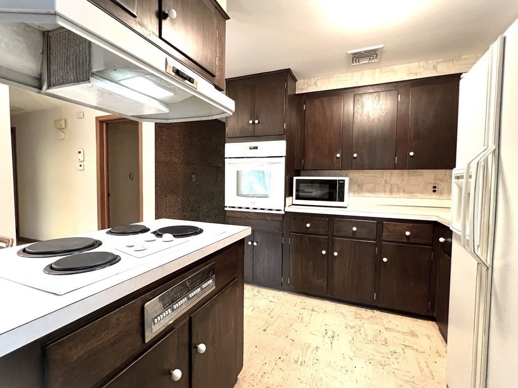 41 Arkwright Road Webster, MA 01570 - Photo 18 of 42 Gallery Image 18