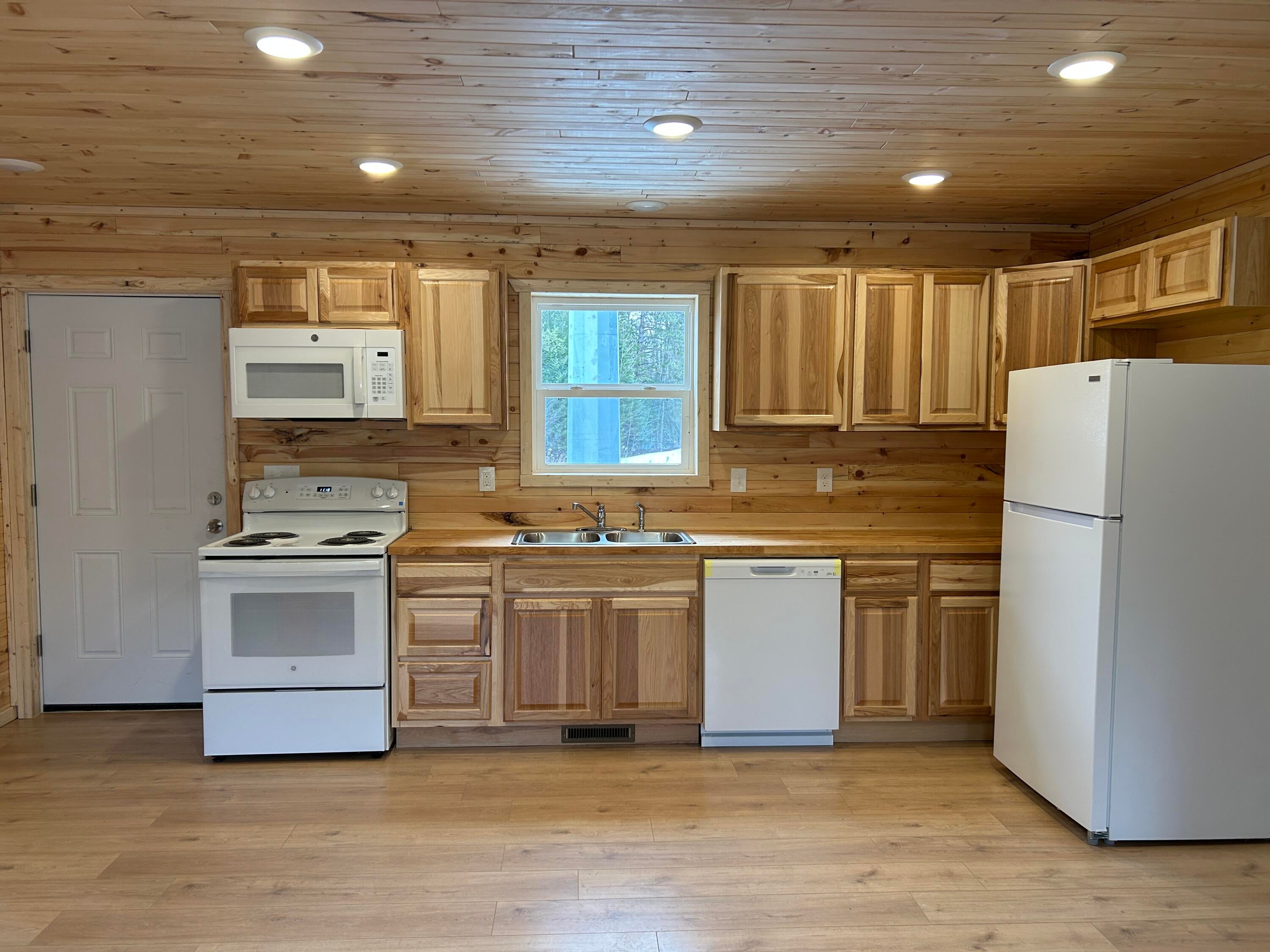 105 Sitting Bull Road Alpena, MI 49707 - Photo 8 of 44 IMG_1233