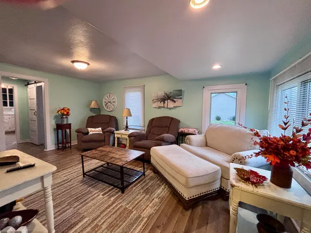 $180,000 | 27178 Oak Drive, Sturgis, MI 49091