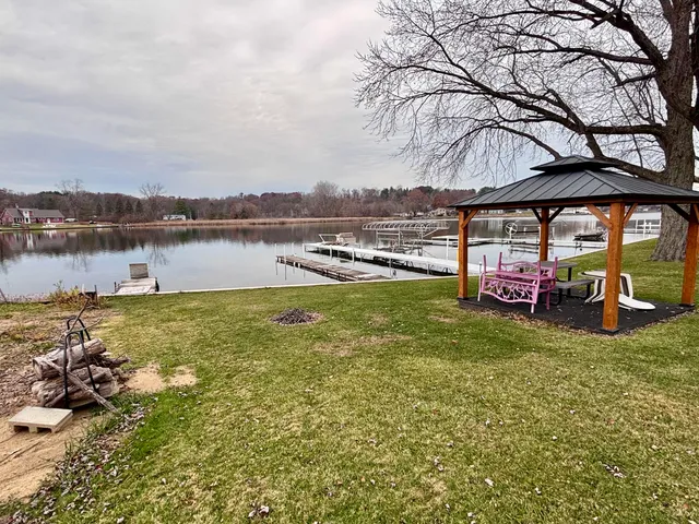 $180,000 | 27178 Oak Drive, Sturgis, MI 49091