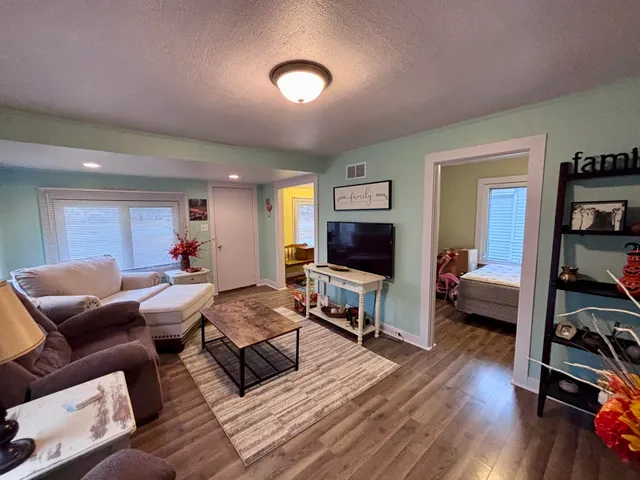 $180,000 | 27178 Oak Drive, Sturgis, MI 49091