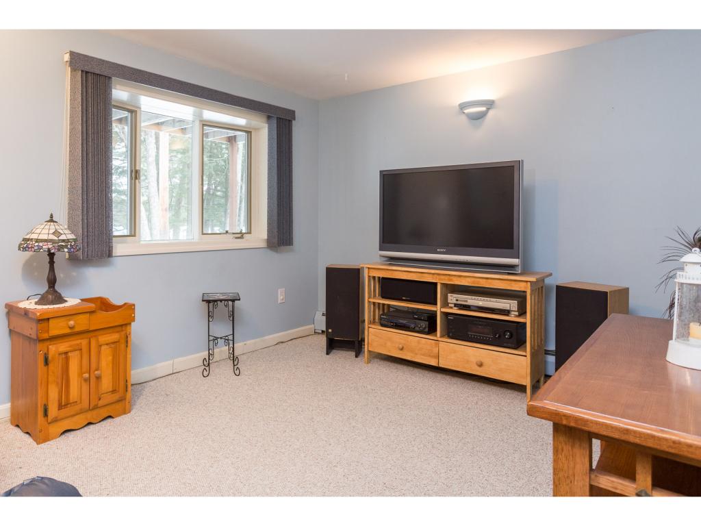 25 Cove Road Nottingham, NH 03290 - Photo 16 of 30
