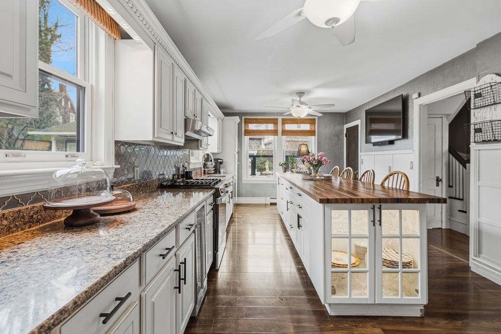 411 Stewart Street Fall River, MA 02720 - Photo 14 of 41