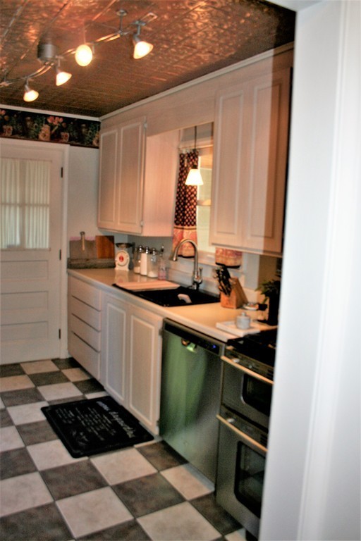 2 Chevy Chase Road Worcester, MA 01606 - Photo 7 of 17 Gallery Image 7